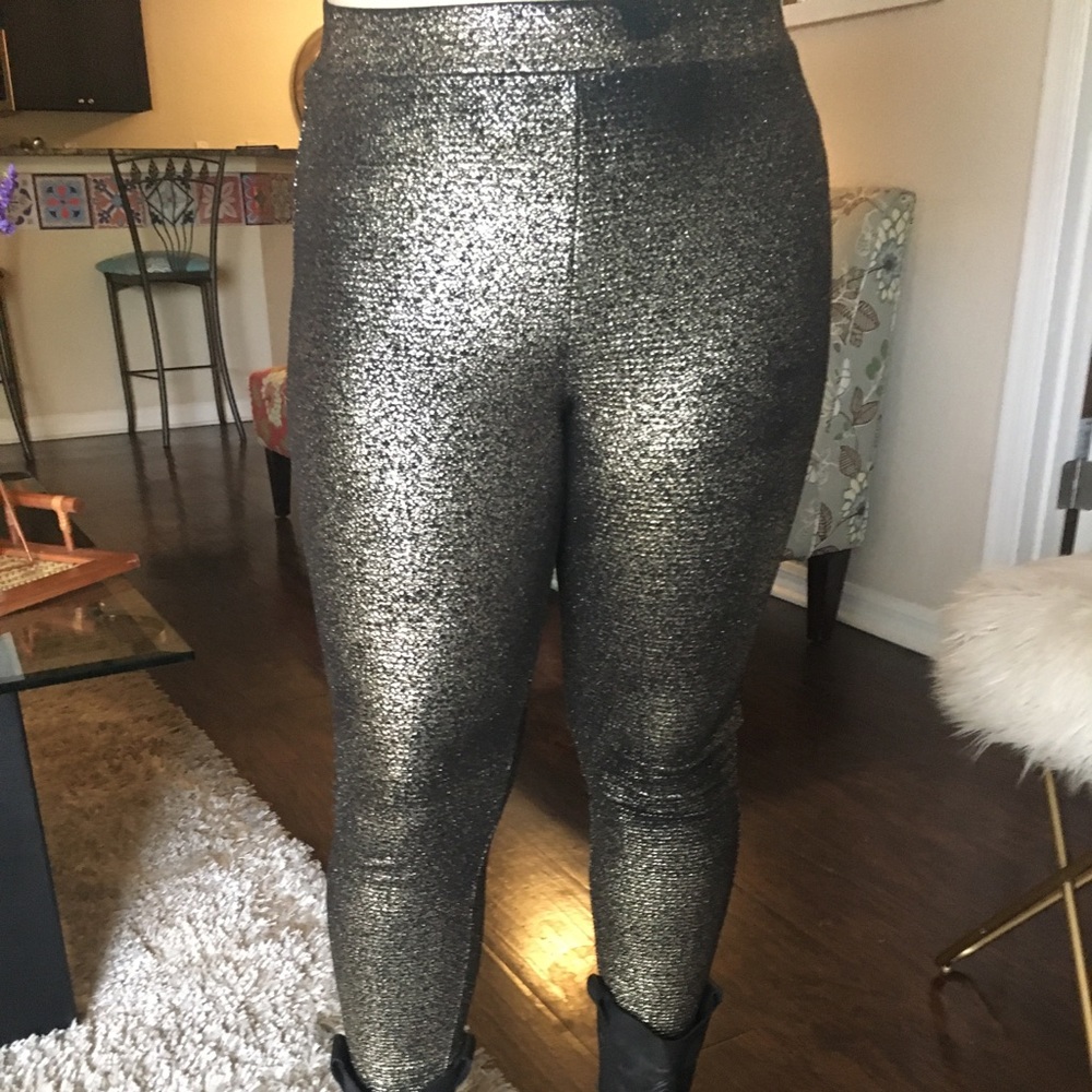 Holiday Gold sparkle leggins. Girls size XL